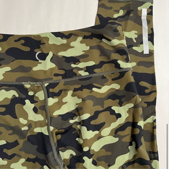 ZYIA Light Green Camo Reflective Soft N Snug Legging Mid Rise 7/8 24” Small - Picture 16 of 16